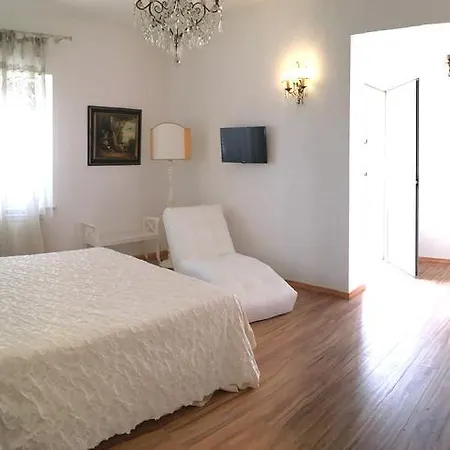 A Casa Della Nonna 4* チェファル