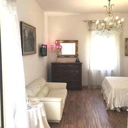 A Casa Della Nonna ベッド・アンド・ブレックファスト チェファル